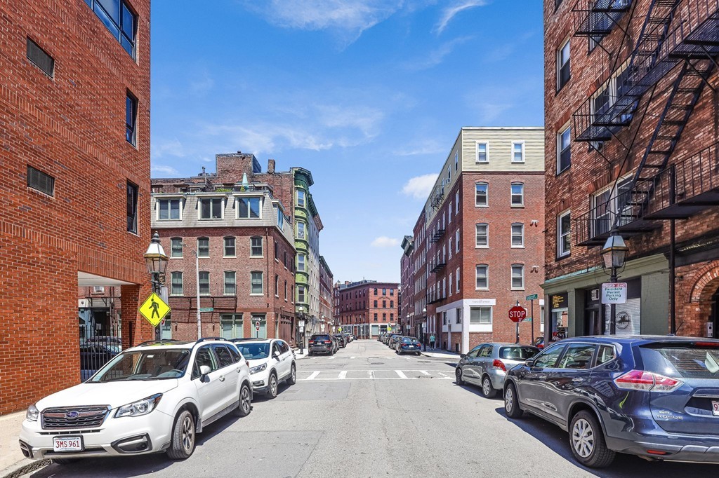 3 bed, 1 bath apartment for rent at 149 Endicott Unit 3, North End — photo 11 of 12