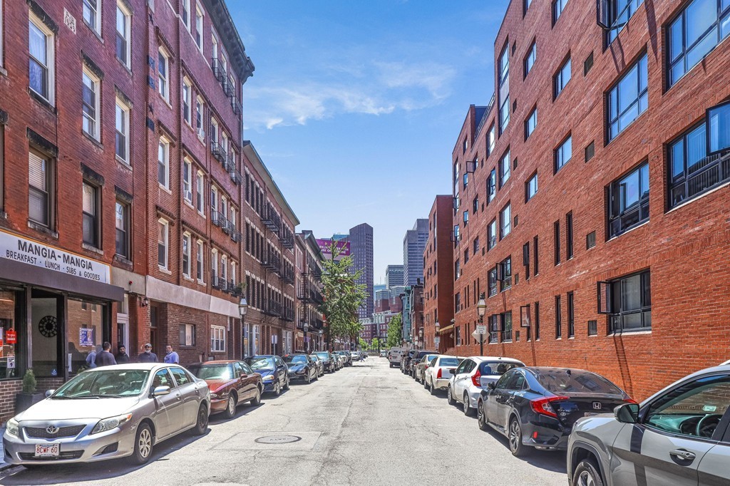 3 bed, 1 bath apartment for rent at 149 Endicott Unit 3, North End — photo 10 of 12