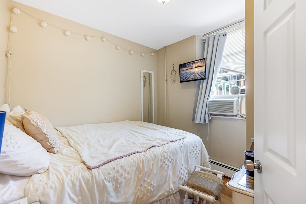 3 bed, 1 bath apartment for rent at 149 Endicott Unit 3, North End — photo 6 of 12