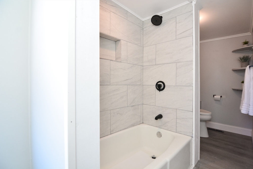 3 bed, 1 bath apartment for rent at 149 Federal St Unit B, Salem — photo 11 of 24