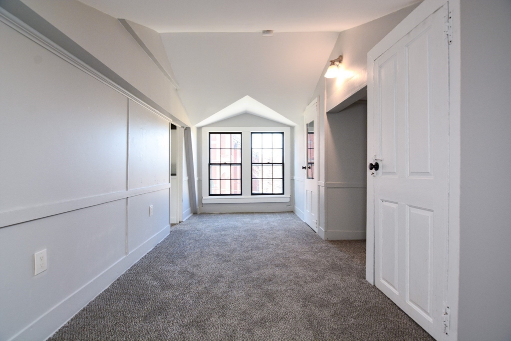 3 bed, 1 bath apartment for rent at 149 Federal St Unit B, Salem — photo 14 of 24