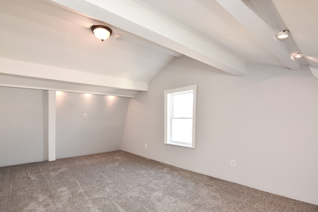 3 bed, 1 bath apartment for rent at 149 Federal St Unit B, Salem — photo 17 of 24