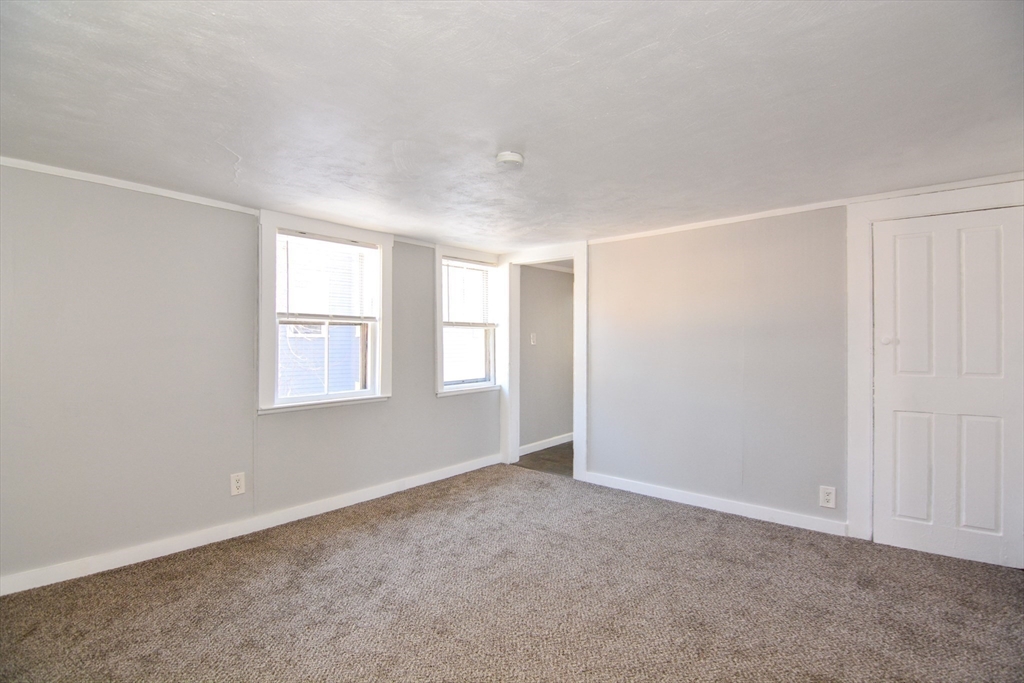 3 bed, 1 bath apartment for rent at 149 Federal St Unit B, Salem — photo 10 of 24