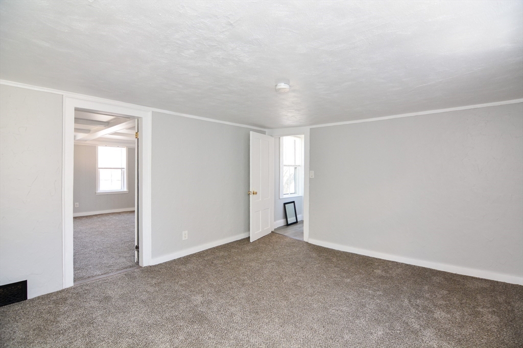 3 bed, 1 bath apartment for rent at 149 Federal St Unit B, Salem — photo 12 of 24