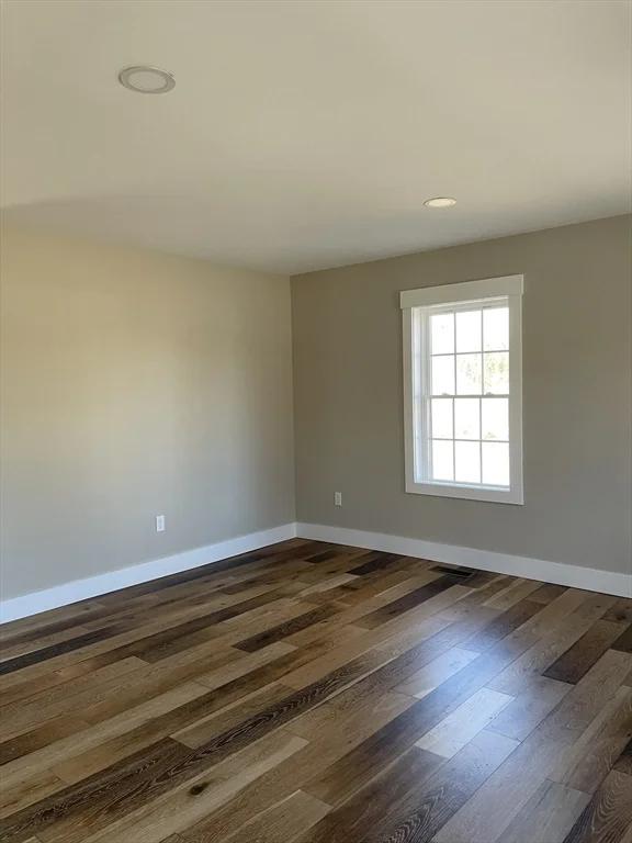 3 bed, 2 bath apartment for rent at 149 Forge Rd, Westport — photo 8 of 9