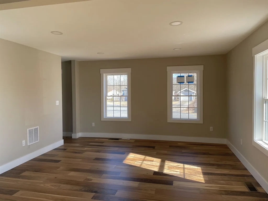 3 bed, 2 bath apartment for rent at 149 Forge Rd, Westport — photo 3 of 9
