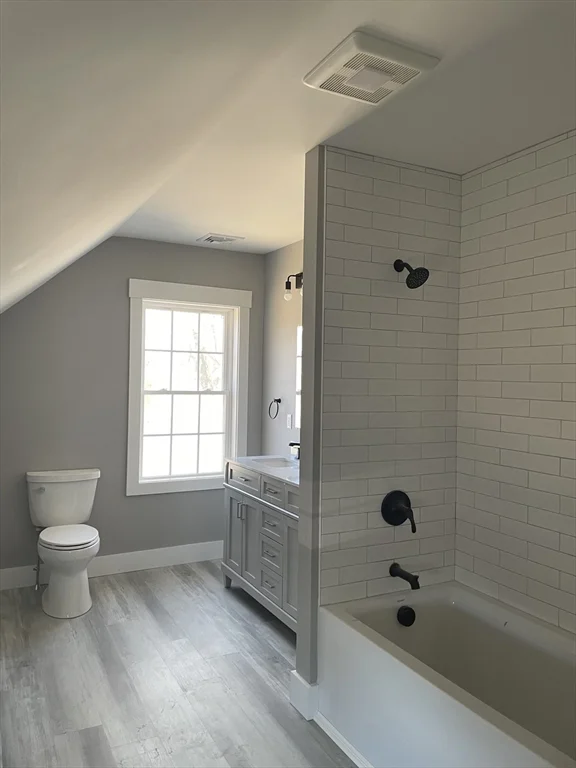 3 bed, 2 bath apartment for rent at 149 Forge Rd, Westport — photo 5 of 9