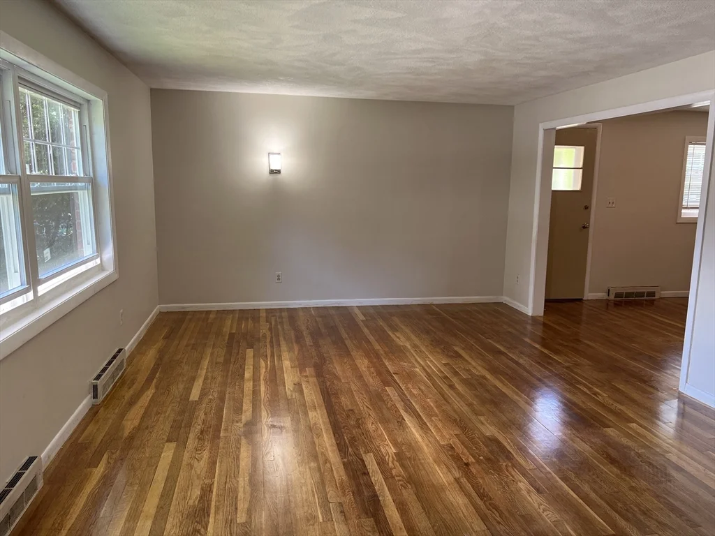 3 bed, 1 bath apartment for rent at 149 Gould St Unit 149, Needham — photo 6 of 32