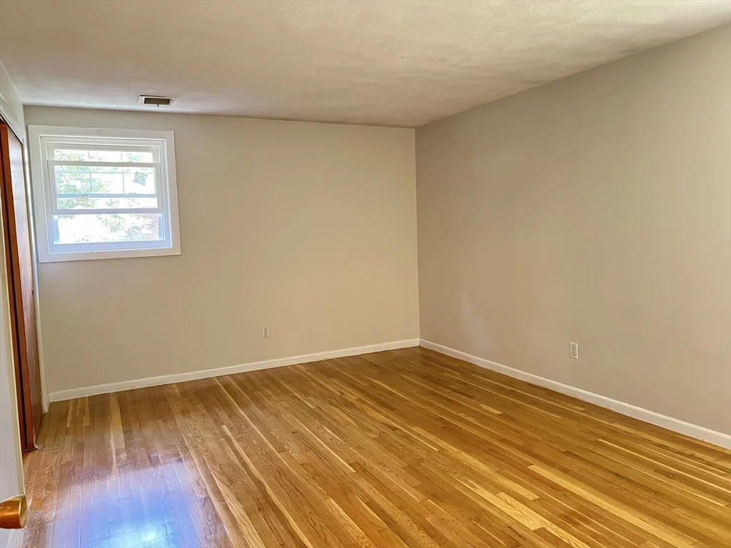 3 bed, 1 bath apartment for rent at 149 Gould St Unit 149, Needham — photo 10 of 32