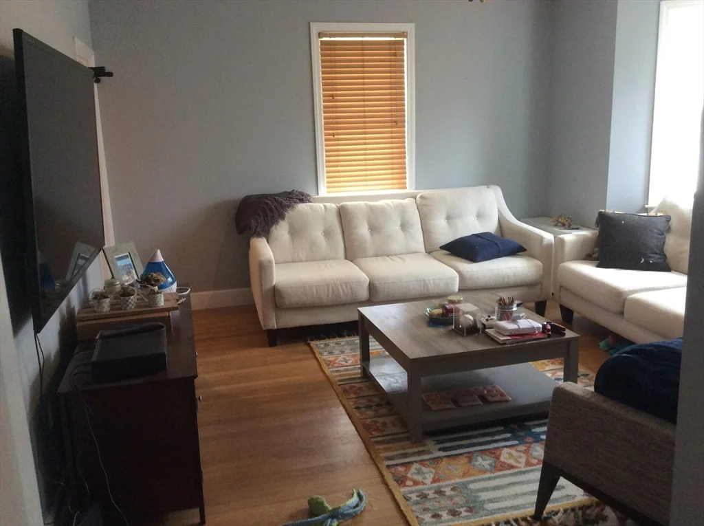 2 bed, 1 bath apartment for rent at 149 Grove St Unit 149, Waltham — photo 2 of 9