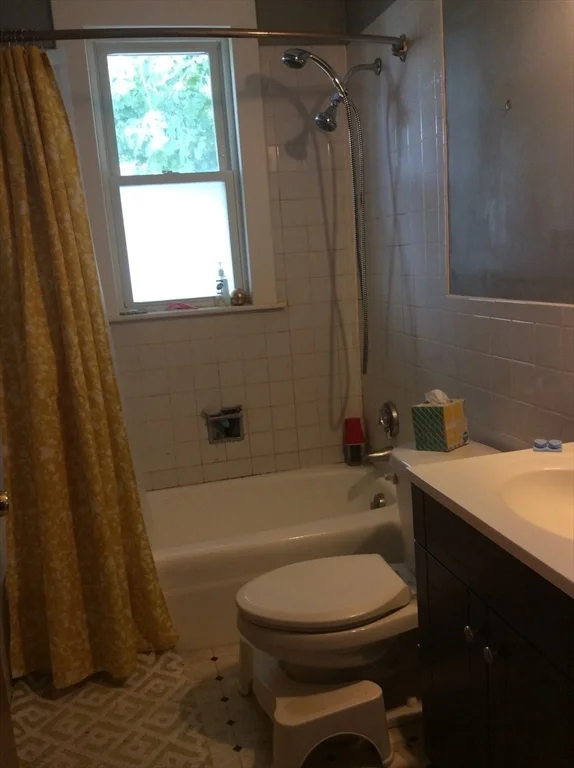 2 bed, 1 bath apartment for rent at 149 Grove St Unit 149, Waltham — photo 8 of 9