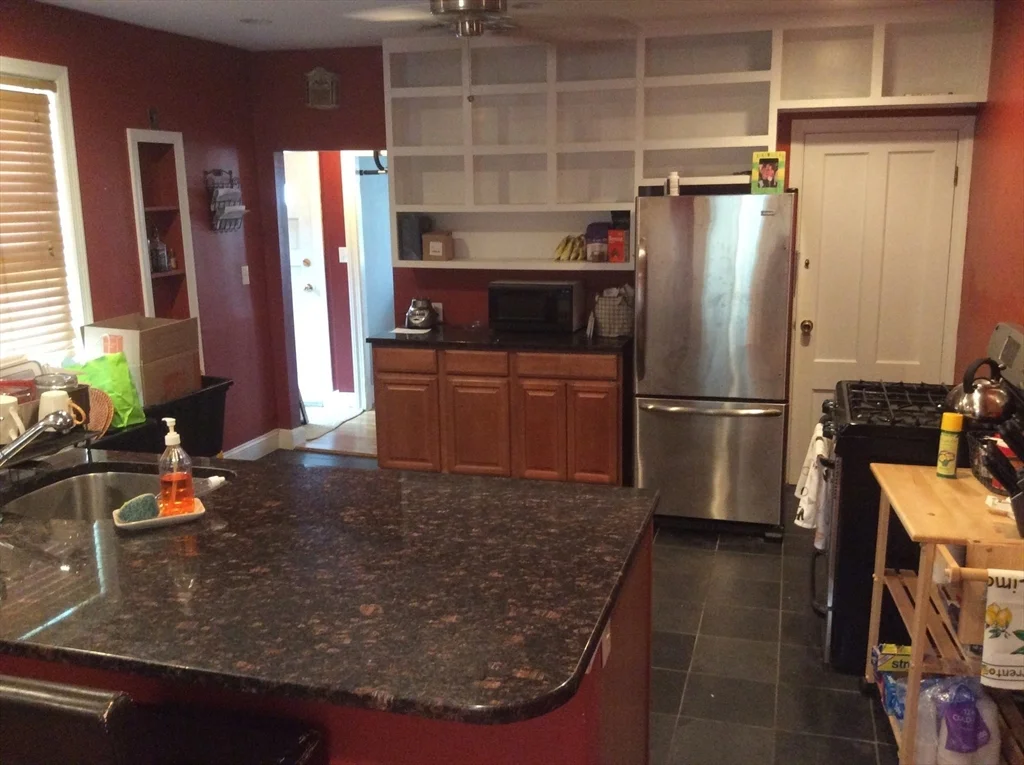 2 bed, 1 bath apartment for rent at 149 Grove St Unit 149, Waltham — photo 5 of 9