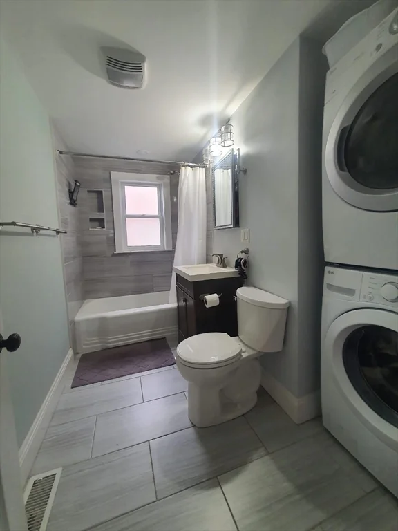 3 bed, 2 bath apartment for rent at 149 Lowell Ave Unit 1, Newtonville — photo 11 of 14