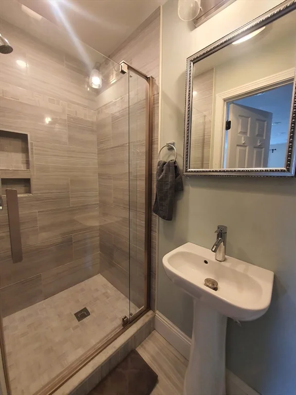3 bed, 2 bath apartment for rent at 149 Lowell Ave Unit 1, Newtonville — photo 4 of 14