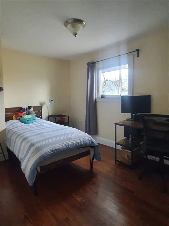 3 bed, 2 bath apartment for rent at 149 Lowell Ave Unit 1, Newtonville — photo 9 of 14