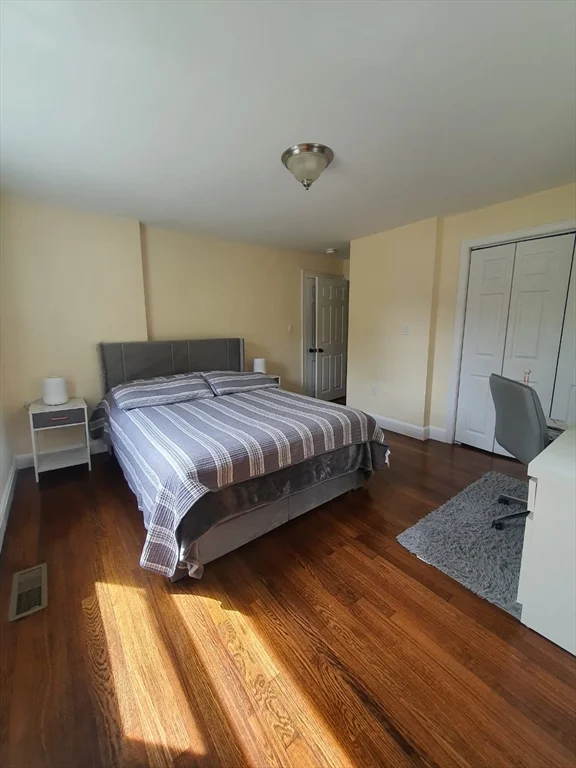 3 bed, 2 bath apartment for rent at 149 Lowell Ave Unit 1, Newtonville — photo 7 of 14