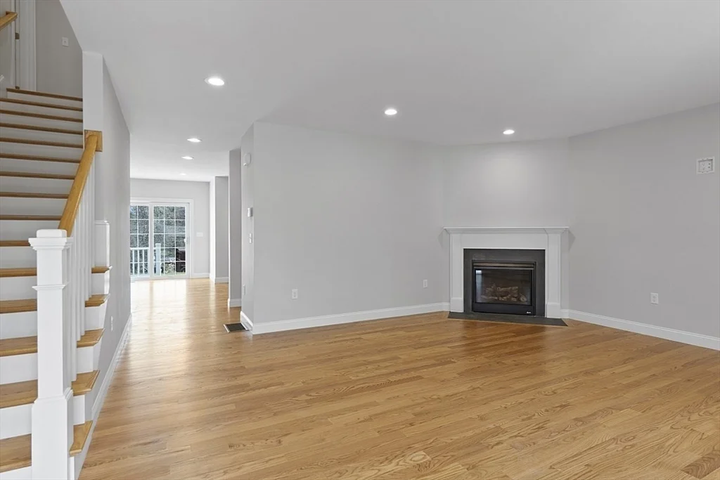 4 bed, 2 bath apartment for rent at 149 Lowell Rd Unit U:1, Pepperell — photo 2 of 34