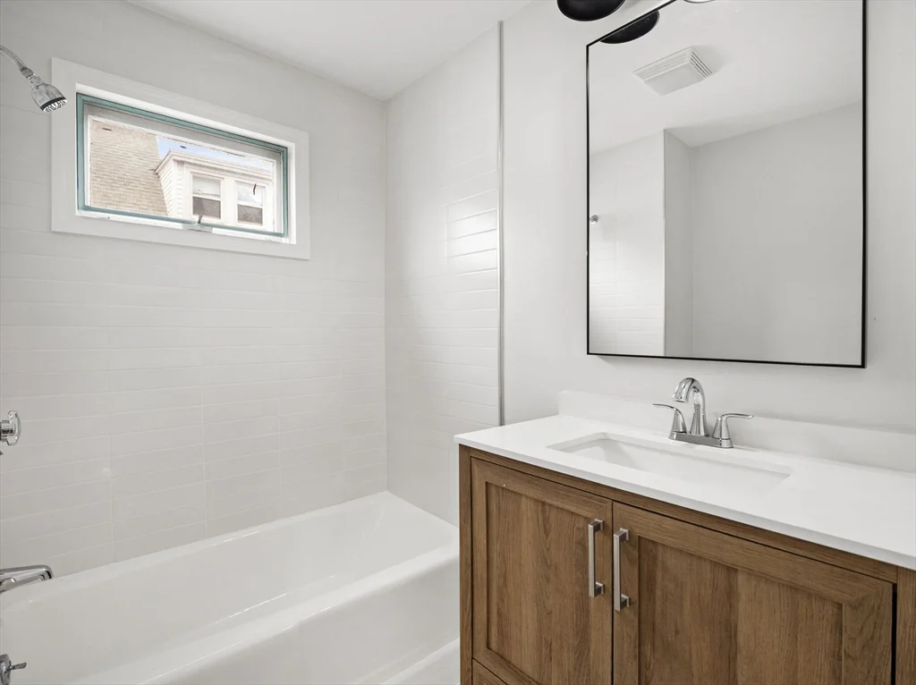 3 bed, 1 bath apartment for rent at 149 Mountain Ave Unit 2, Revere — photo 6 of 8