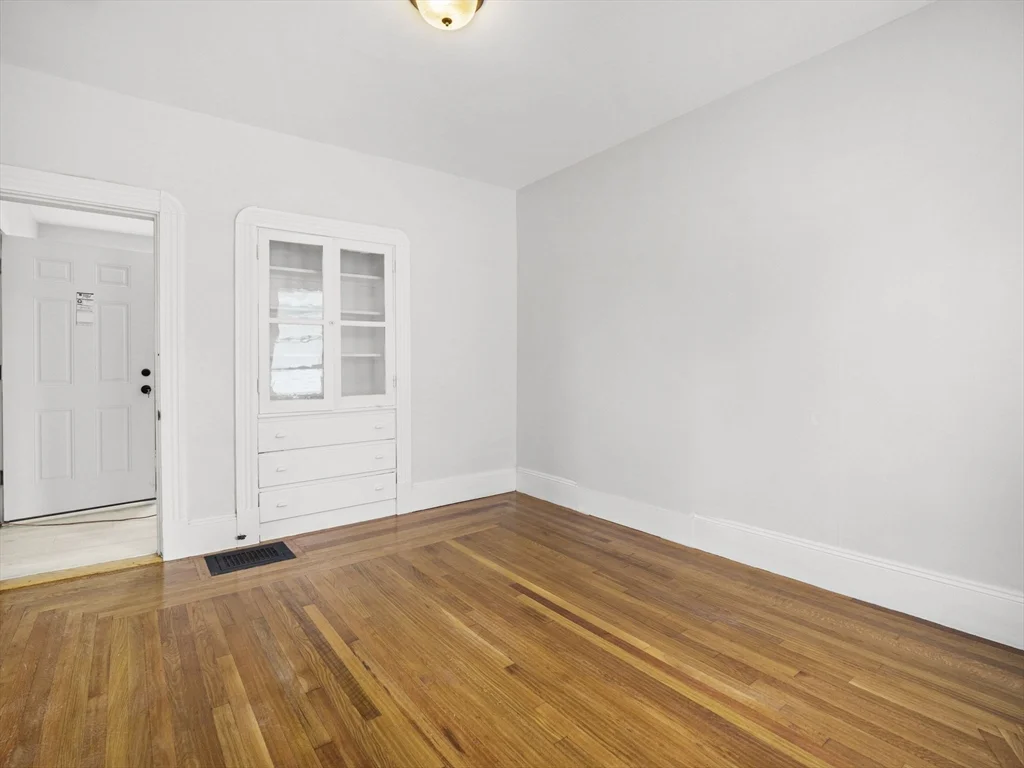 3 bed, 1 bath apartment for rent at 149 Mountain Ave Unit 2, Revere — photo 3 of 8