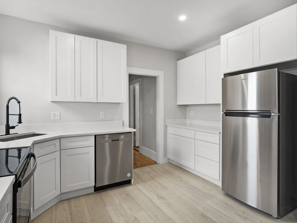 3 bed, 1 bath apartment for rent at 149 Mountain Ave Unit 2, Revere — photo 1 of 8