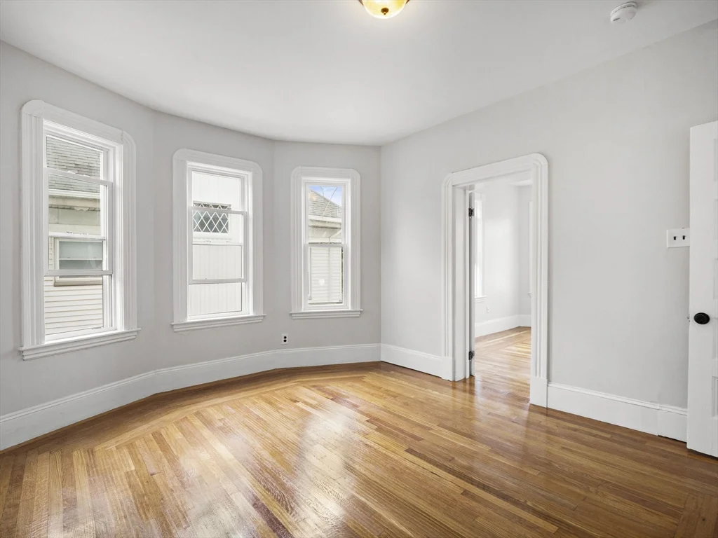 3 bed, 1 bath apartment for rent at 149 Mountain Ave Unit 2, Revere — photo 4 of 8