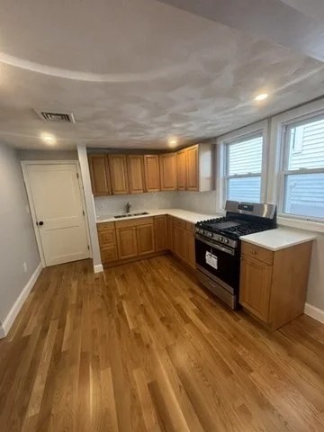 2 bed, 1 bath apartment for rent at 149 North St Unit 1, Salem — photo 4 of 19