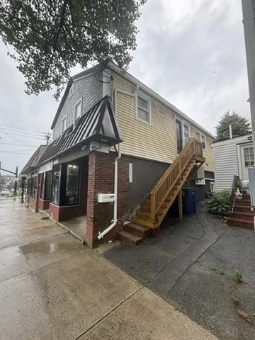 2 bed, 1 bath apartment for rent at 149 North St Unit 1, Salem — photo 1 of 19