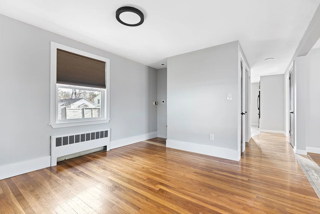 3 bed, 2 bath apartment for rent at 149 Oak St, Natick — photo 4 of 24