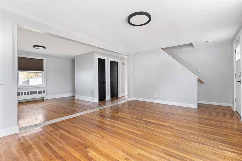 3 bed, 2 bath apartment for rent at 149 Oak St, Natick — photo 2 of 24