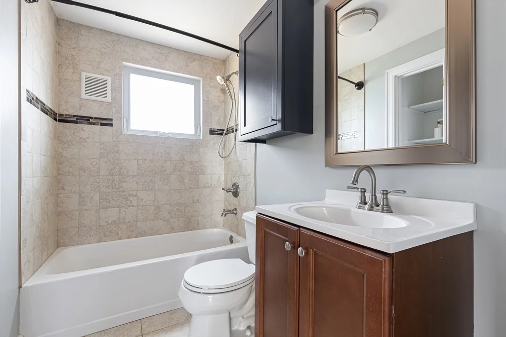 3 bed, 2 bath apartment for rent at 149 Oak St, Natick — photo 10 of 24