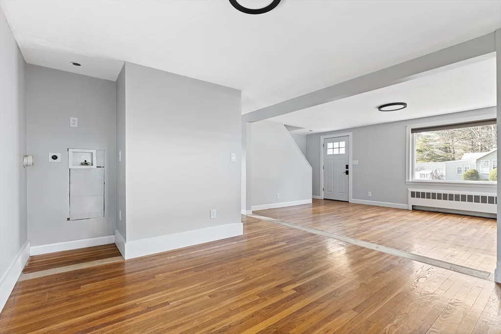 3 bed, 2 bath apartment for rent at 149 Oak St, Natick — photo 3 of 24