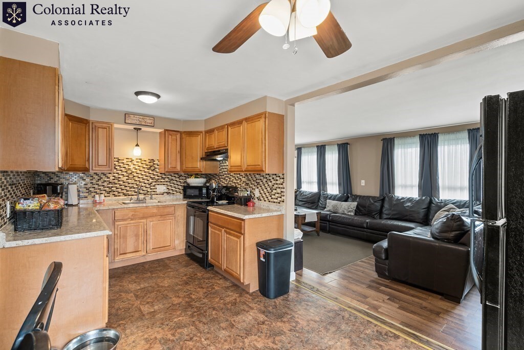 3 bed, 2.5 bath apartment for rent at 149 Silver Lake Unit 37, Nonantum — photo 8 of 14