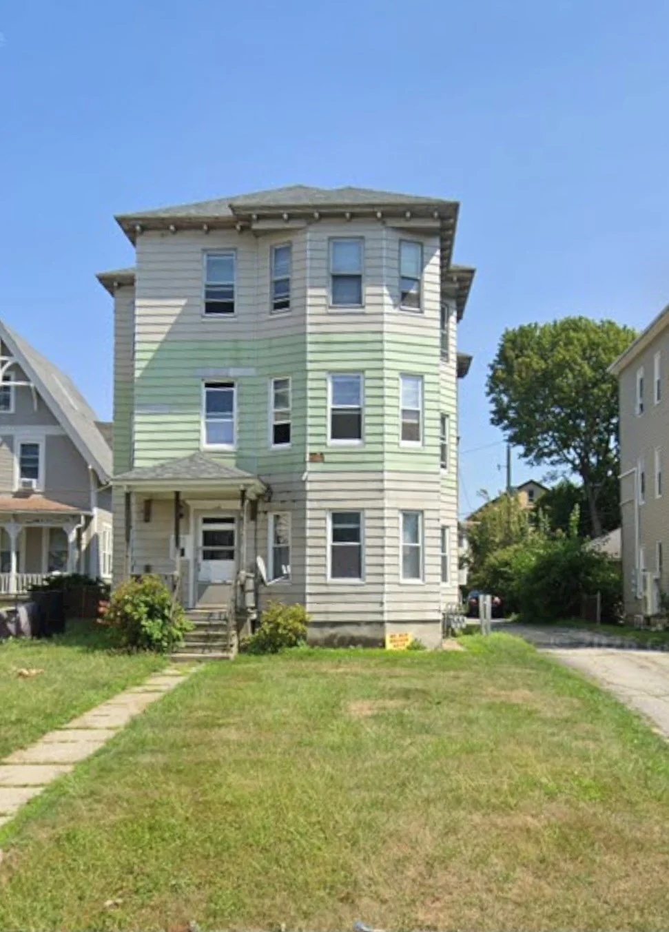 3 bed, 1 bath apartment for rent at 149 Vernon St Unit 2, Worcester