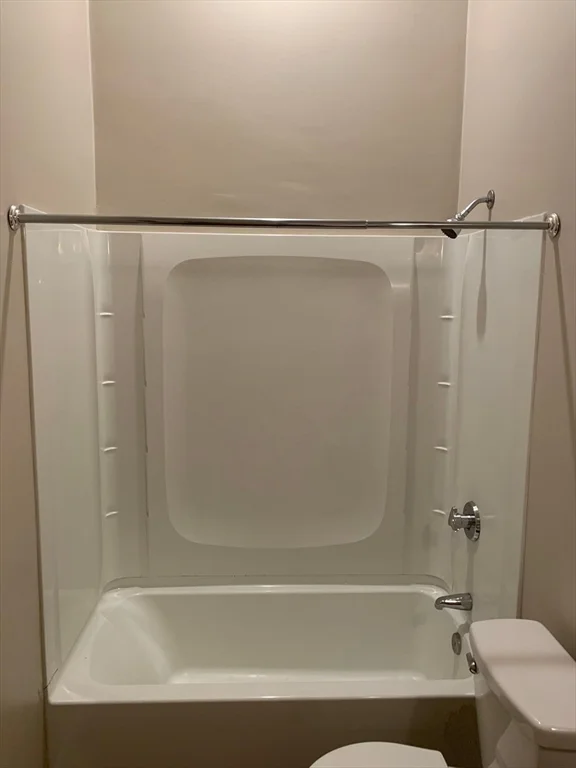 Studio bed, 1 bath apartment for rent at 149 Washington St Unit 1, Haverhill — photo 6 of 16