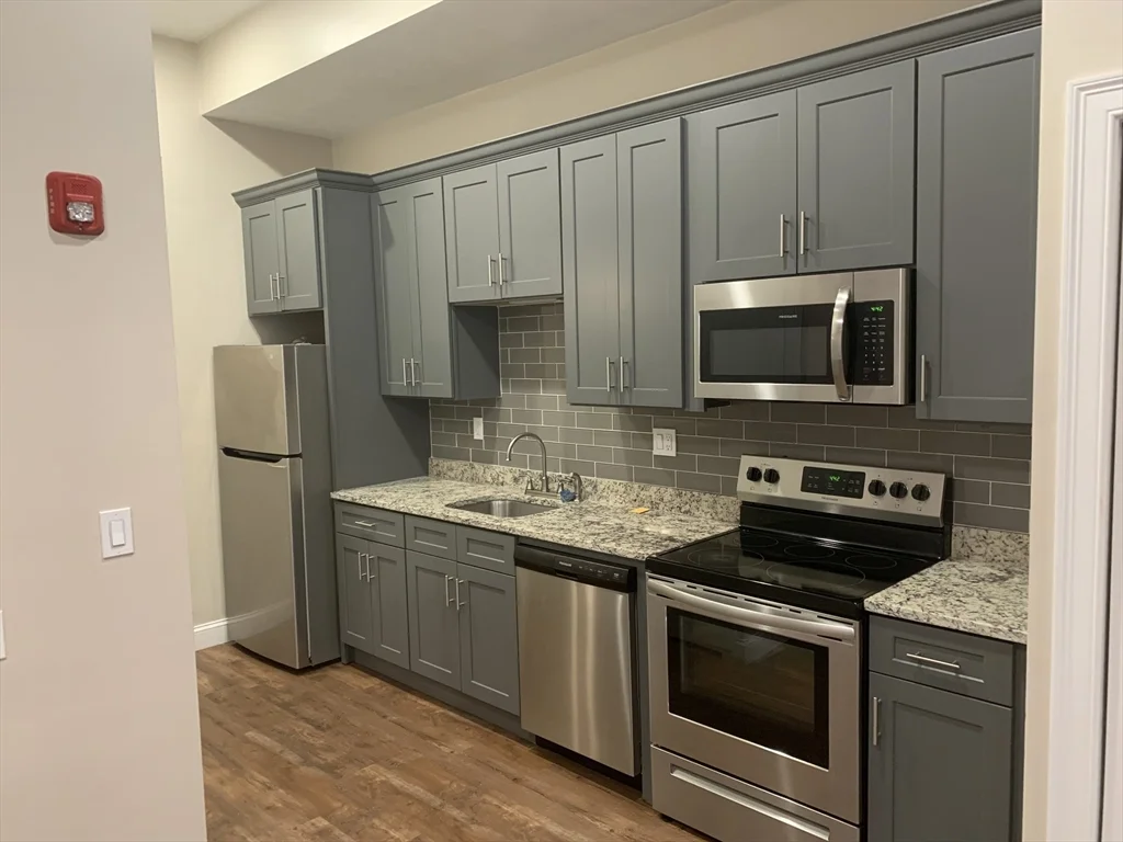 Studio bed, 1 bath apartment for rent at 149 Washington St Unit 1, Haverhill — photo 2 of 16