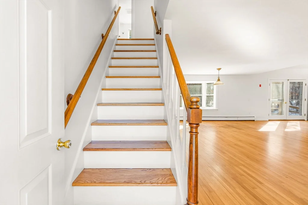 3 bed, 2 bath apartment for rent at 1490 Bridge Rd, Eastham — photo 3 of 24