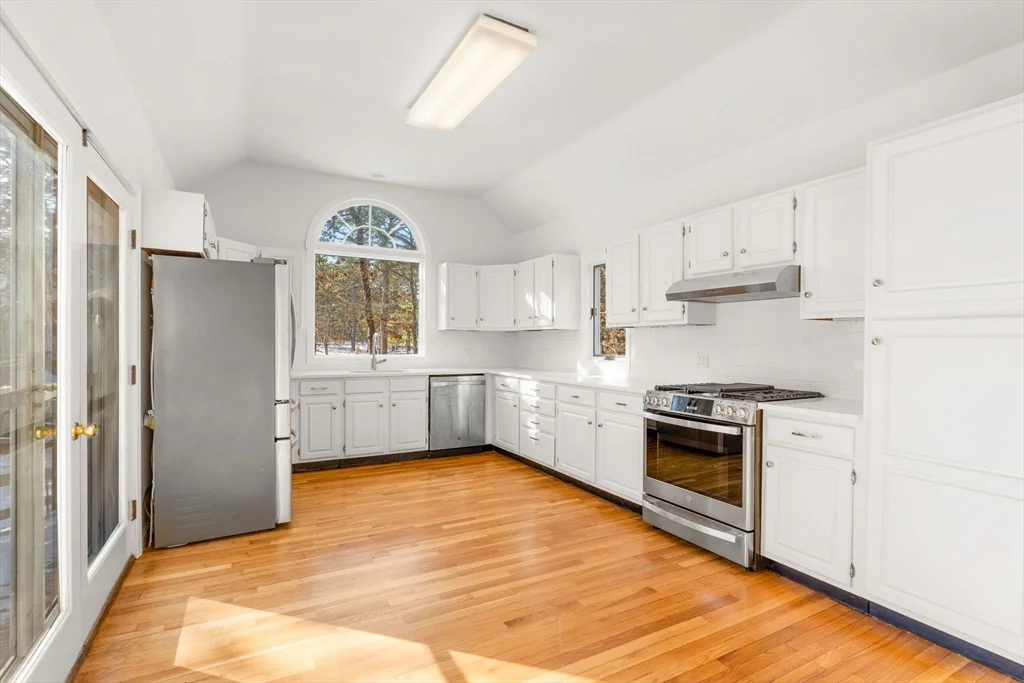 3 bed, 2 bath apartment for rent at 1490 Bridge Rd, Eastham — photo 6 of 24
