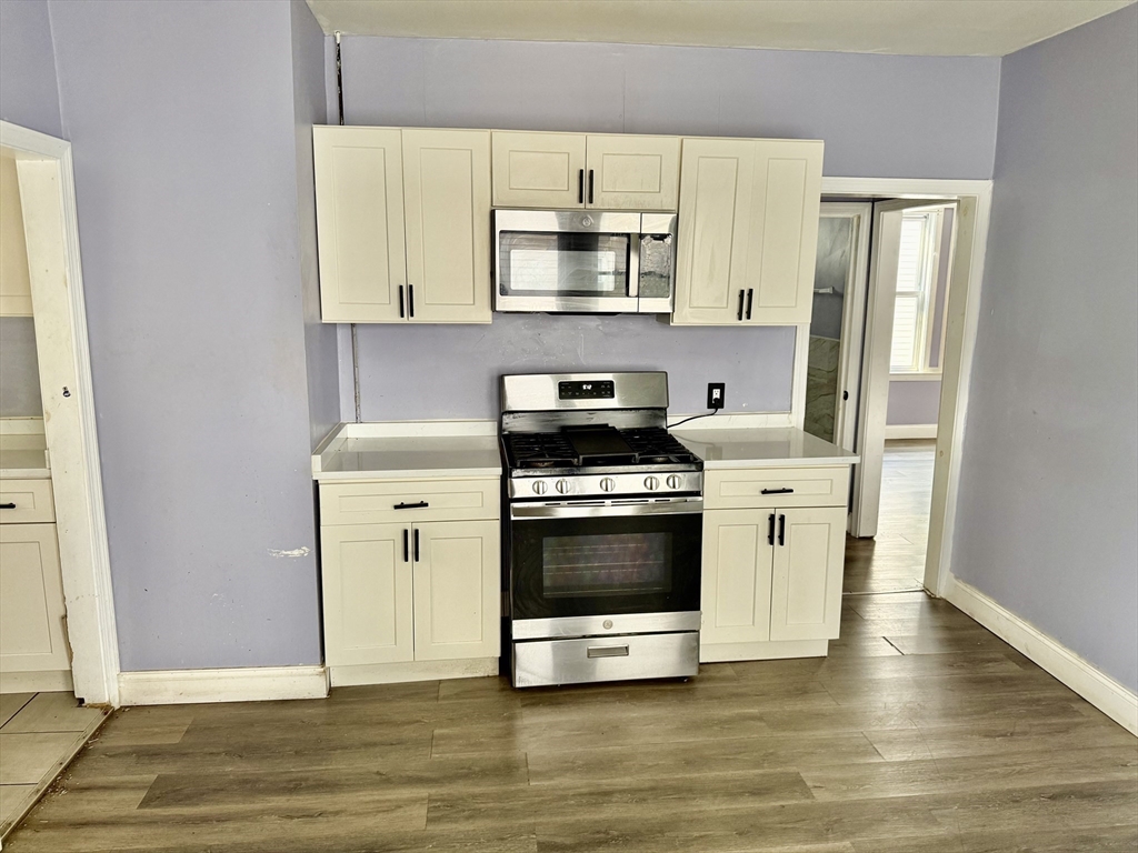 3 bed, 1 bath apartment for rent at 1491 River St Unit 2, Georgetown — photo 2 of 17