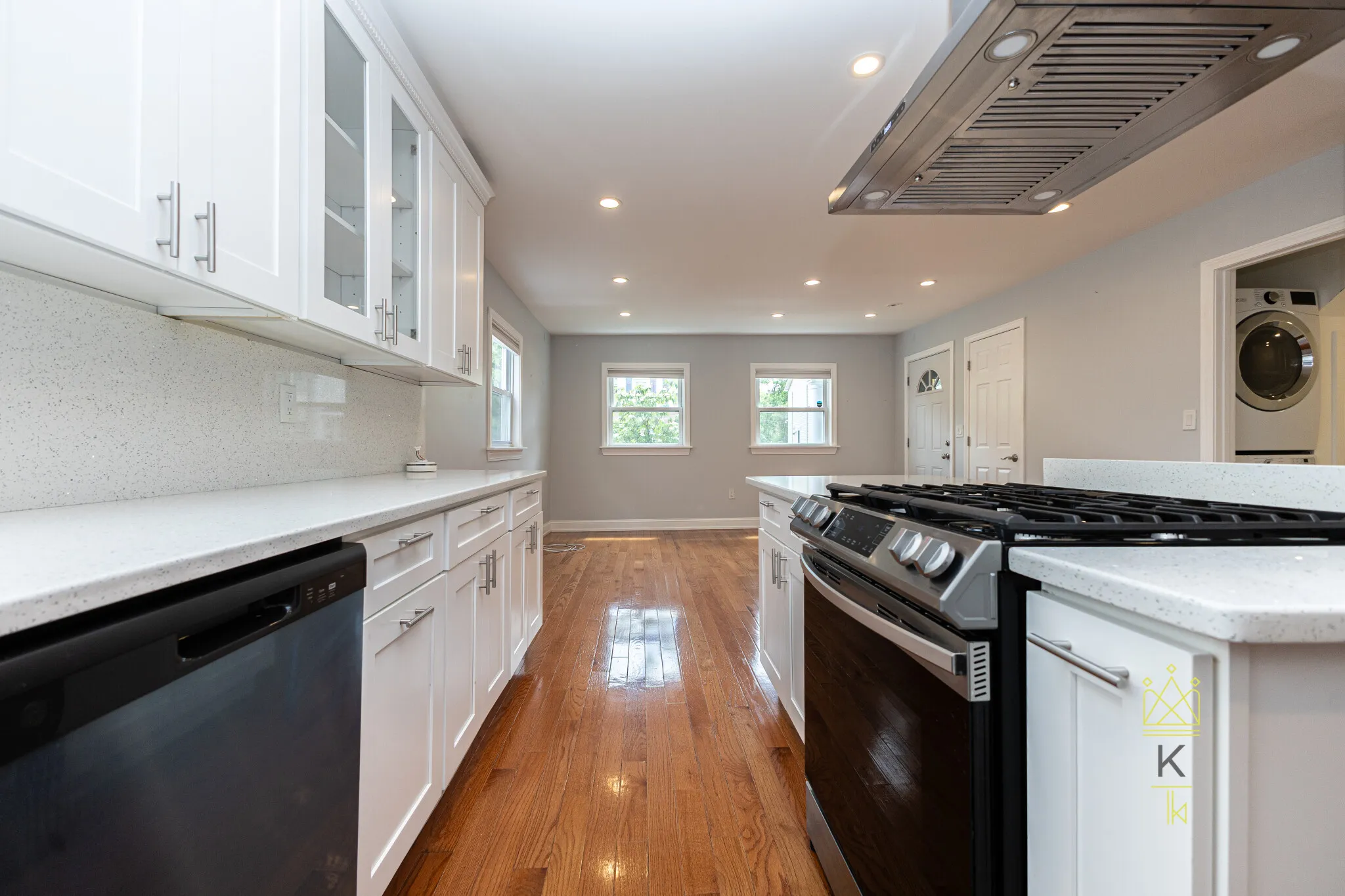2 bed, 2 bath apartment for rent at 1495 Hyde Park Ave Unit Unit1, Hyde Park — photo 4 of 36
