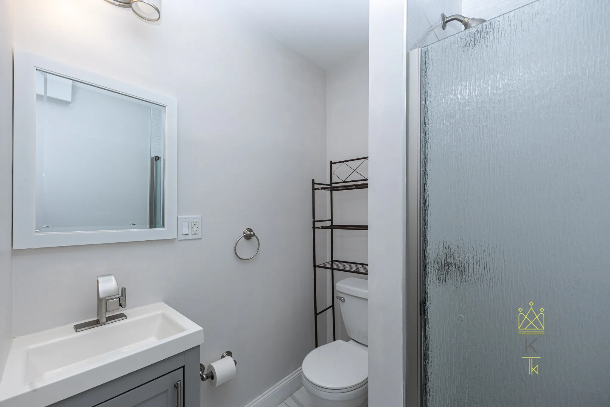 2 bed, 2 bath apartment for rent at 1495 Hyde Park Ave Unit Unit1, Hyde Park — photo 15 of 36