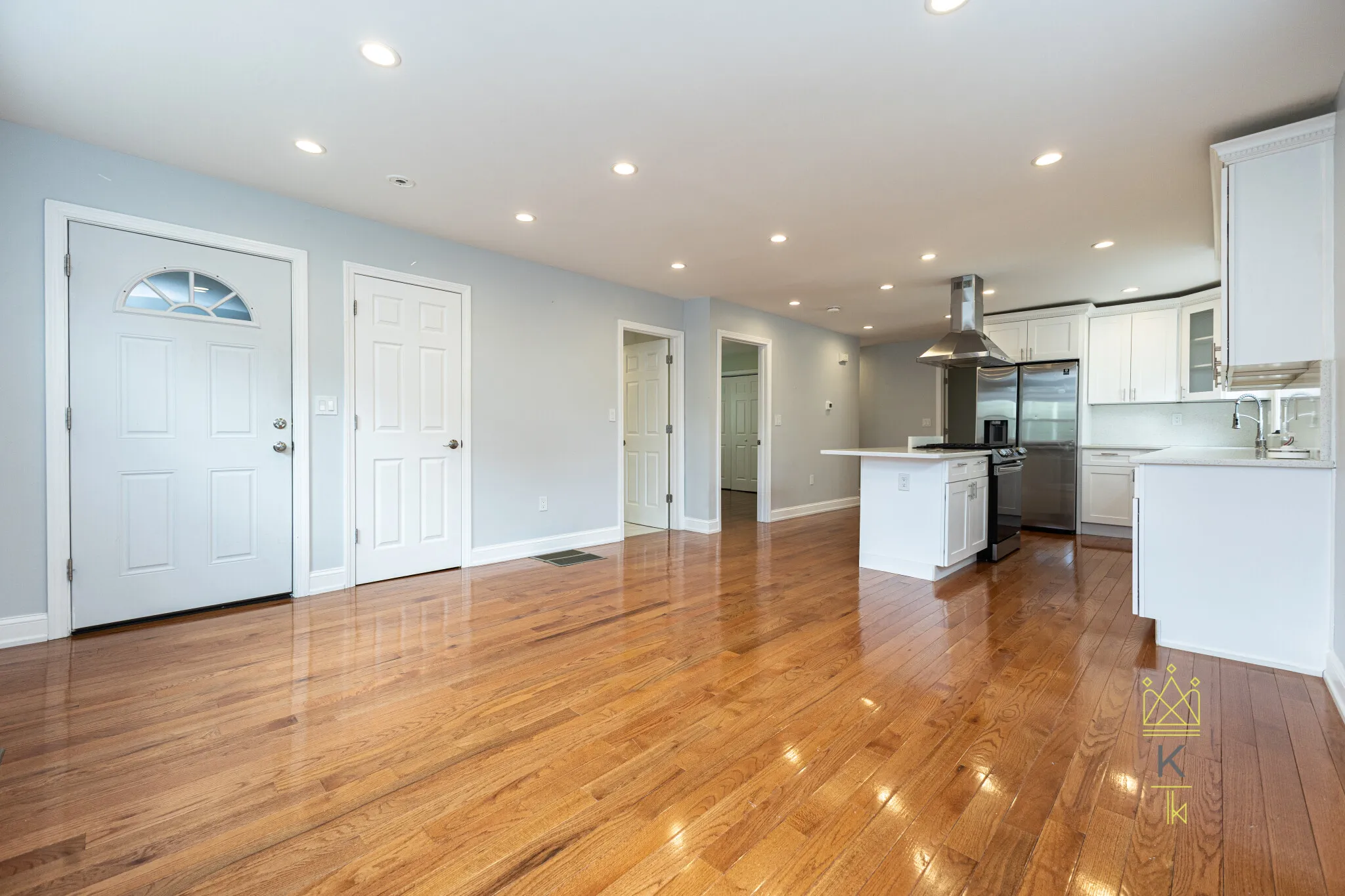 2 bed, 2 bath apartment for rent at 1495 Hyde Park Ave Unit Unit1, Hyde Park — photo 3 of 36