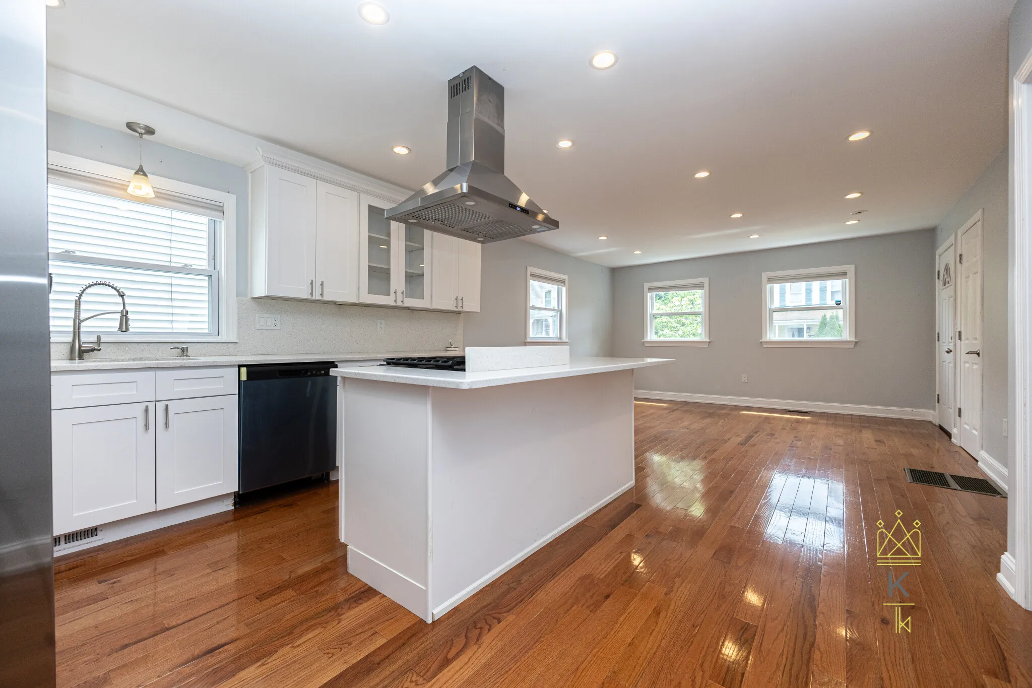 2 bed, 2 bath apartment for rent at 1495 Hyde Park Ave Unit Unit1, Hyde Park — photo 5 of 36