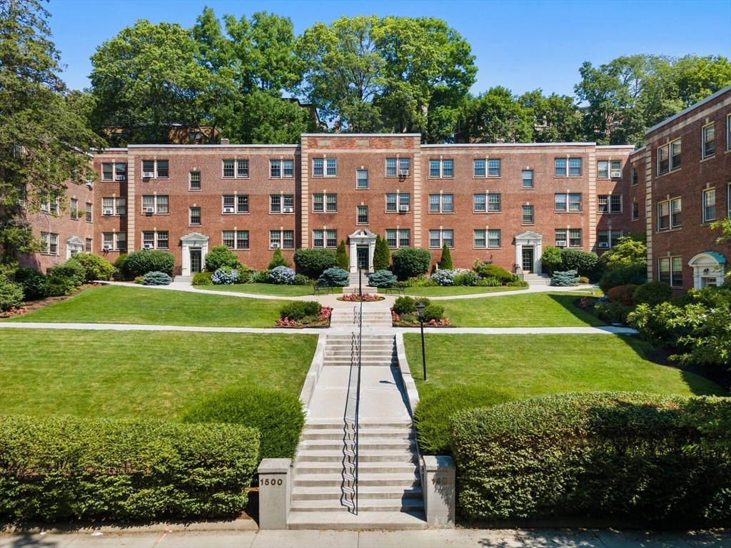 2 bed, 1 bath apartment for rent at 1496 Beacon St Unit 4, Corey Hill — photo 7 of 7