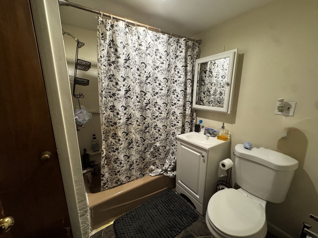 3 bed, 1 bath apartment for rent at 149A Adams St Unit 149A, Waltham — photo 8 of 9