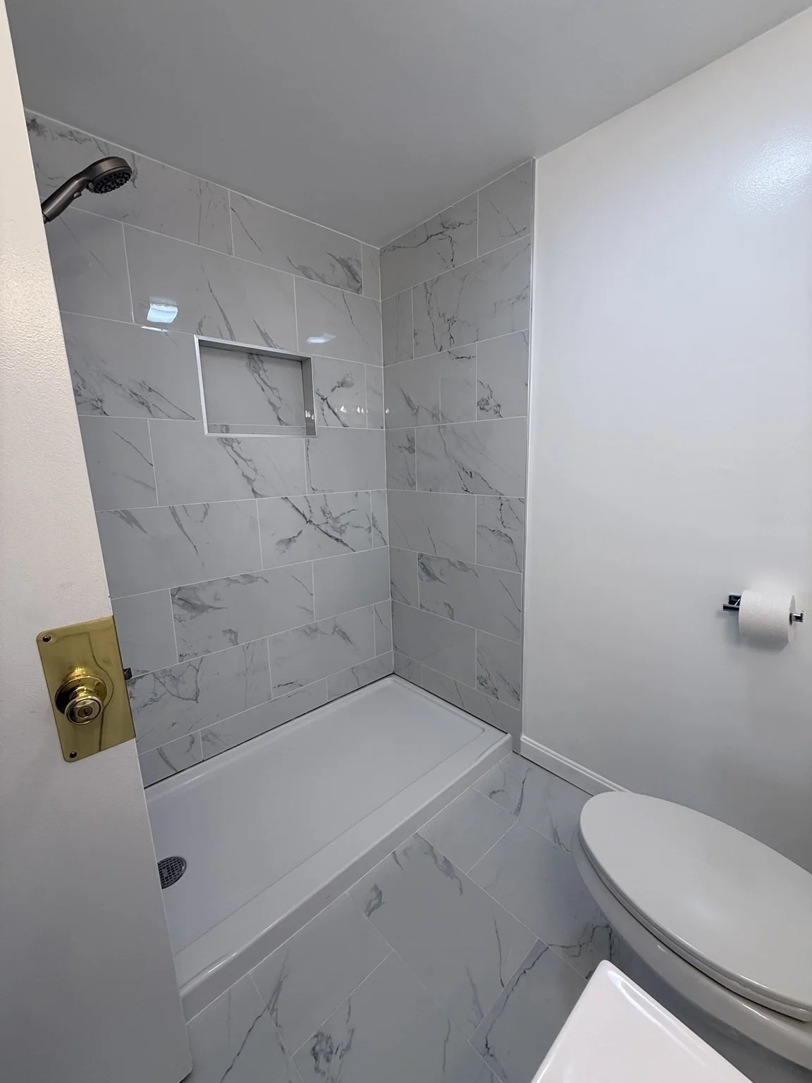 Studio bed, 1 bath apartment for rent at 149R Adams St Unit R, Waltham — photo 5 of 6