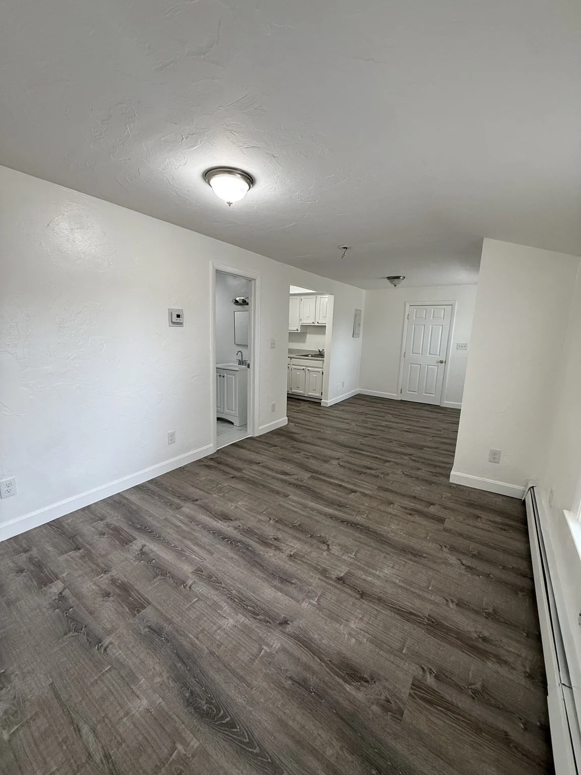 Studio bed, 1 bath apartment for rent at 149R Adams St Unit R, Waltham — photo 3 of 6