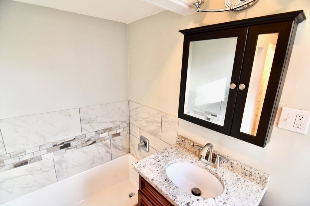 3 bed, 1 bath apartment for rent at 15-1/2 Tremlett St Unit 1, Dorchester — photo 4 of 18