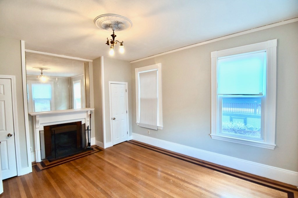 3 bed, 1 bath apartment for rent at 15-1/2 Tremlett St Unit 1, Dorchester — photo 3 of 18