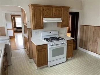 2 bed, 1 bath apartment for rent at 15-17 Eddy St Unit 2, Waltham — photo 6 of 9