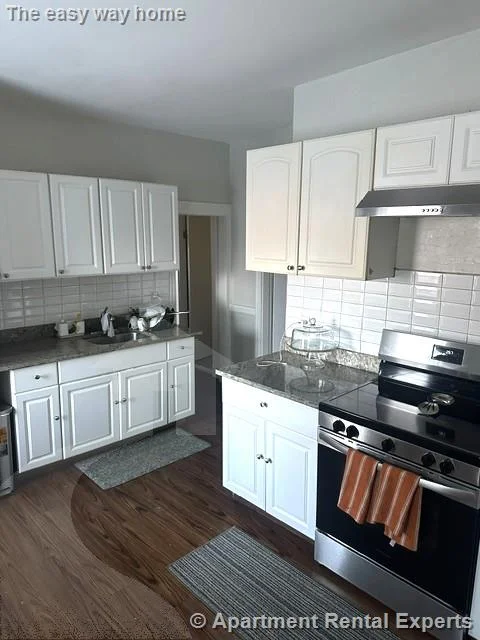 2 bed, 1 bath apartment for rent at 15-17 Gladstone St Unit 2, Wellington — photo 1 of 9